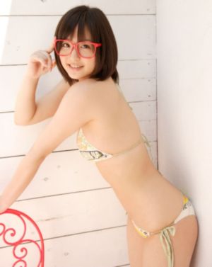 年轻的女教师2中文字