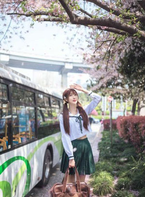 潜行