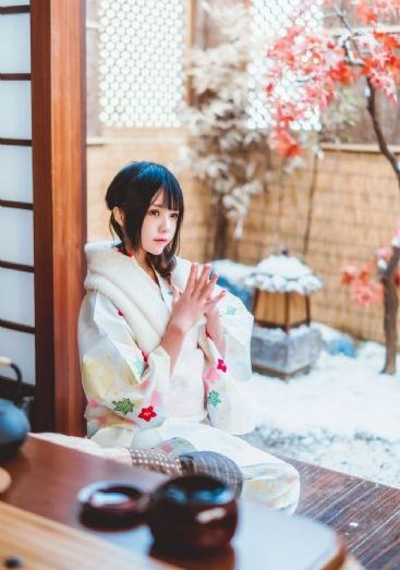 女子抱娃走进兵马俑坑当地回应